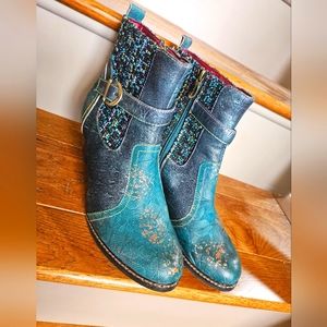 L'ARTISTE "Nancies" short heeled boots